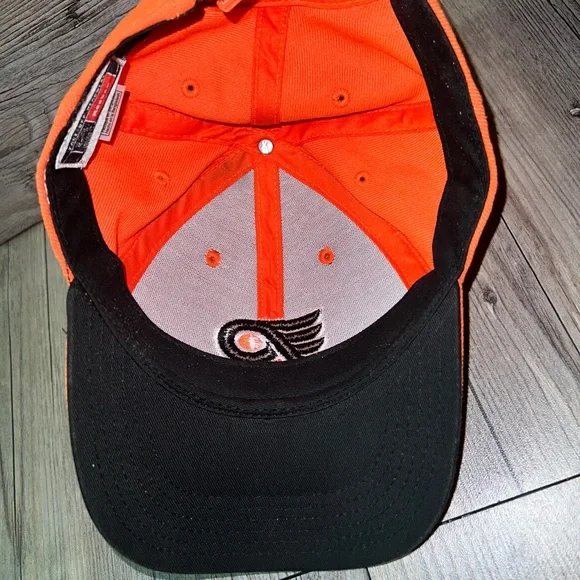 PHILADELPHIA FLYERS Orange and Black Embroidered NHL Reebok Strapback HAT - Picture 5 of 7